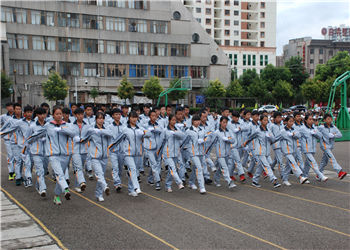 云南工業(yè)技師學(xué)院2021年四年制新生報(bào)名時(shí)間